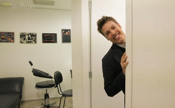 Fábio Porchat responde 40 perguntas inusitadas em vídeo