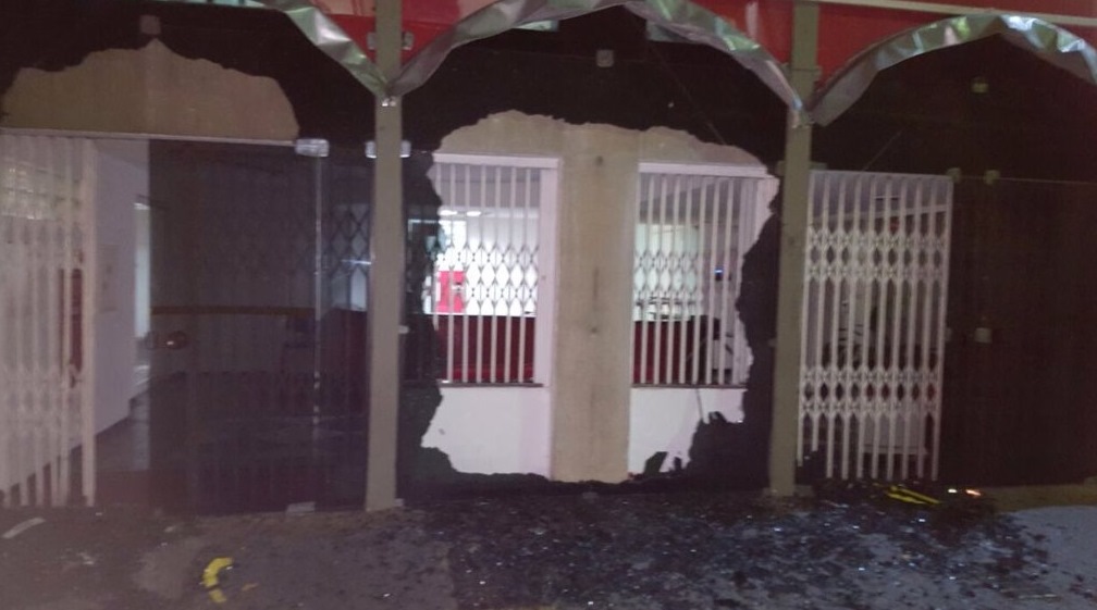 Homem é detido após atacar sede do PT no centro