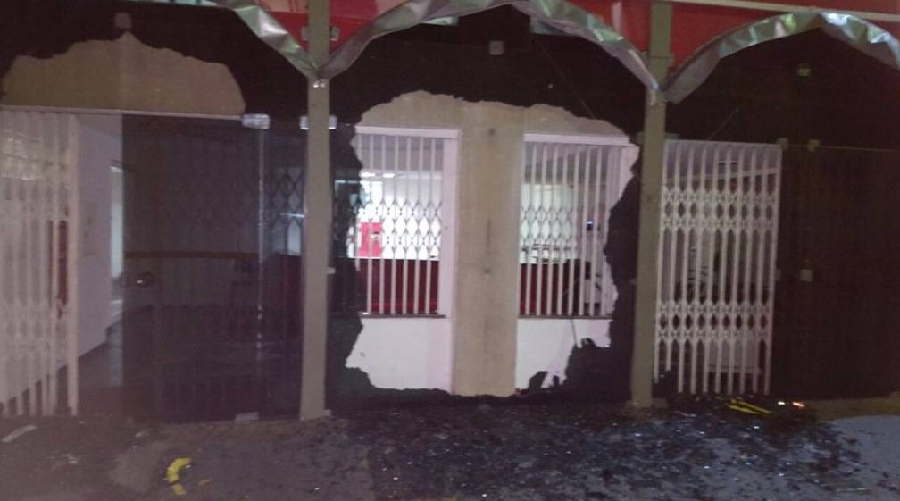 Homem é detido após atacar sede do PT no centro