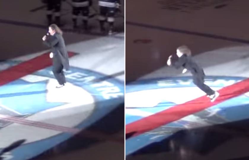 Patinador tropeça e cai no gelo em show antes de jogo de hóquei