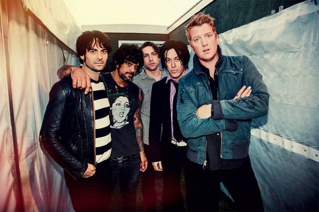 A banda Queens of the Stone Age toca com ingressos esgotados A banda Queens of the Stone Age toca com ingressos esgotados