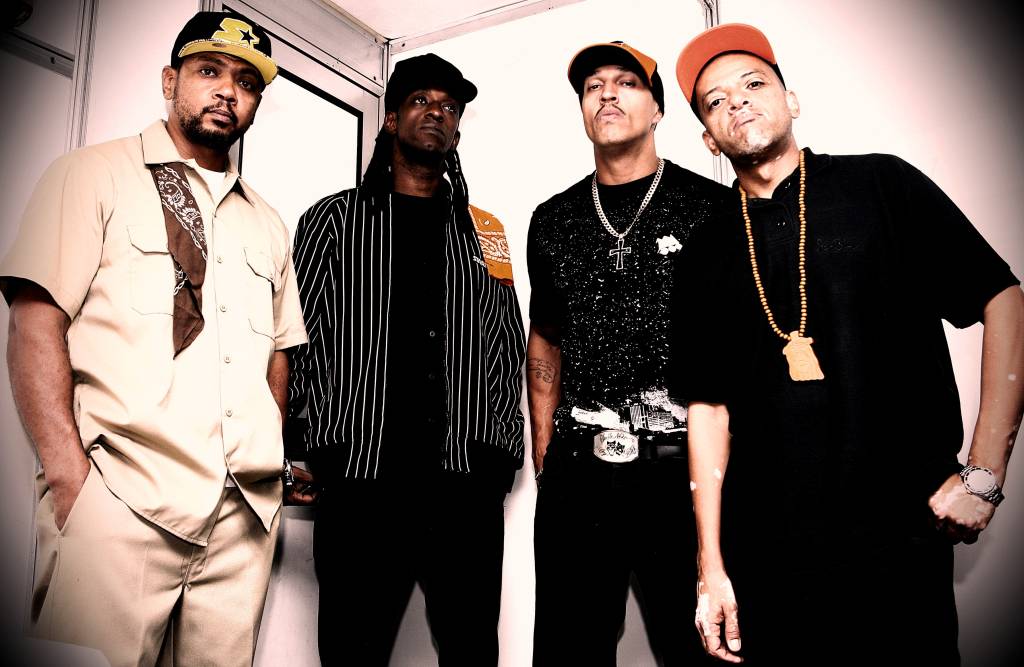 Após doze anos sem gravar, Racionais MC’s faz lançamento de novo CD