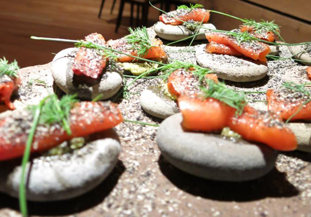 Salmão com emulsão de avocado