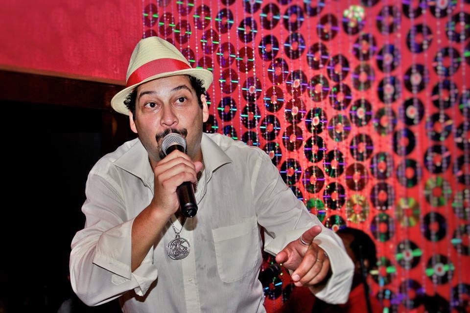 Food trucks baratos e samba gratuito na Paulista