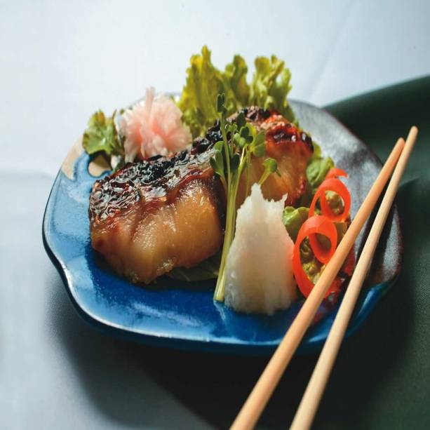 Pirarucu na grelha: temperado com missô Pirarucu na grelha: temperado com missô