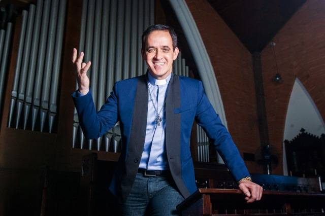 Com órgão restaurado, Catedral Anglicana vai celebrar casamentos entre gays