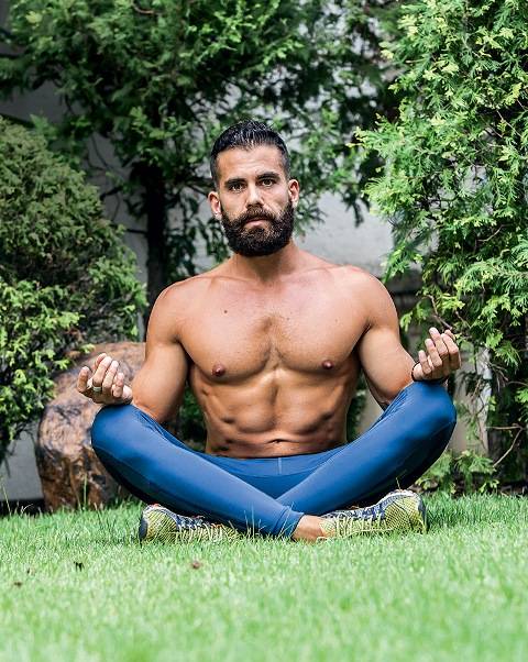 Ricardo Barbato: namorado de Gabriela Pugliesi e corpo esculpido pela prática de Mahamudra