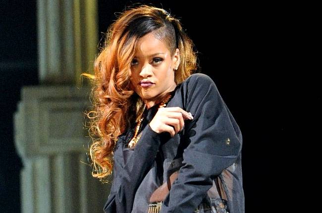 Figurino de Rihanna no Rock in Rio ganha memes