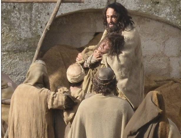 Confira as fotos de Rodrigo Santoro no papel de Jesus na refilmagem de Ben-Hur