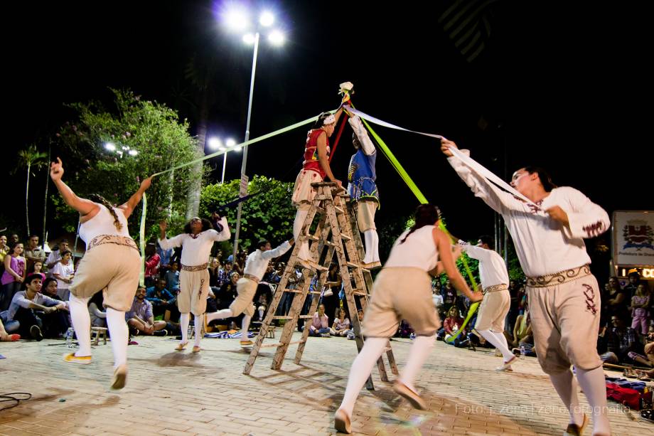 Romeu e Julieta - O Encontro de Shakespeare com a Cultura Popular, do grupo Garajal