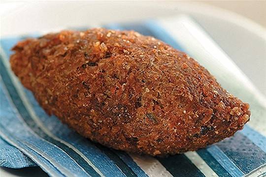 Rosima: nessa cada de culinária árabe da família Cury, faz sucesso o bom quibe frito (4,00 reais) Rosima: nessa cada de culinária árabe da família Cury, faz sucesso o bom quibe frito (4,00 reais)