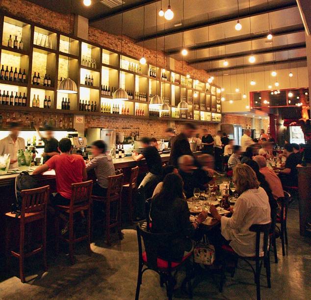 Salão concorrido: público em busca de tintos e brancos Salão concorrido: público em busca de tintos e brancos