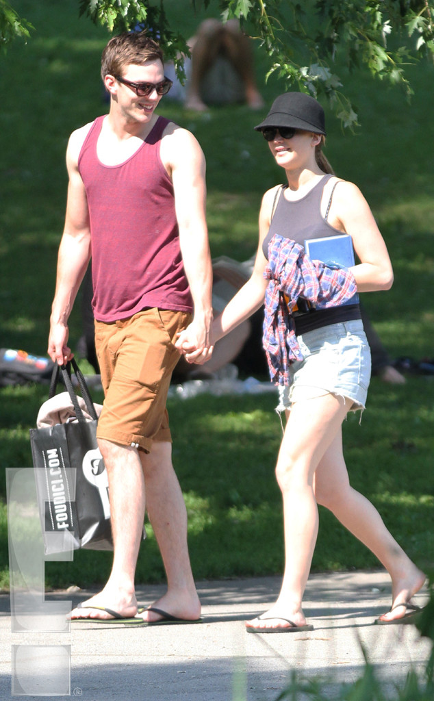 rs_634x1024-130820172121-634-hoult_-jlaw_-ls_-82013