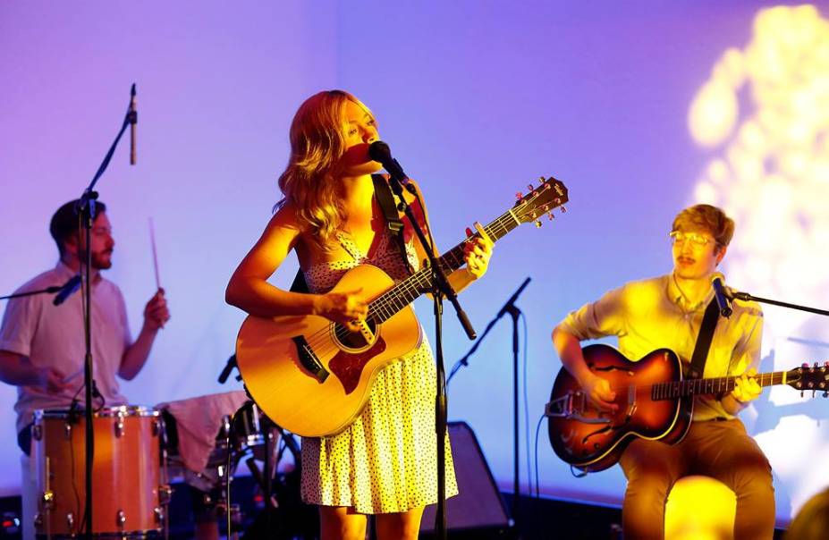 A cantora espanhola Russian Red A cantora espanhola Russian Red