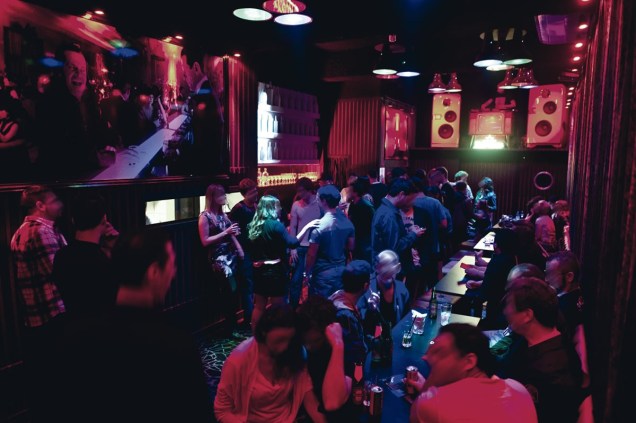 Mono Club: casa no Baixo Augusta tem um toque retrô Mono Club: casa no Baixo Augusta tem um toque retrô