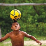 Toda a habilidade do pequeno jogador de Santa Terezinha (CE) (Cr&eacute;dito: Caio Vilela)