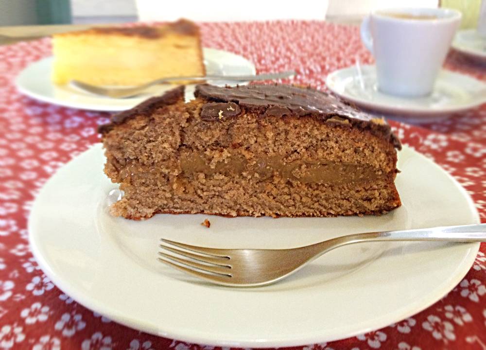 Receita para o café da tarde: bolo de pão de mel