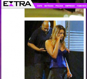 Sasha, de 16 anos, na porta de uma balada no Rio de Janeiro. Foto: reprodução Jornal Extra