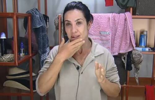 A Fazenda 6: em entrevista com Scheila após derrota, Record se nega a falar sobre traição