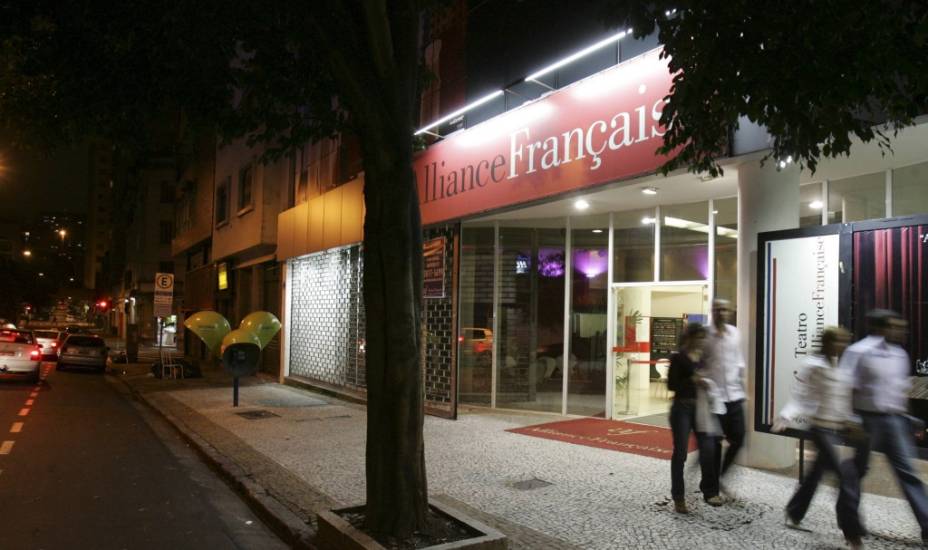 Aliança Francesa, na Rua General Jardim, no centro da cidade