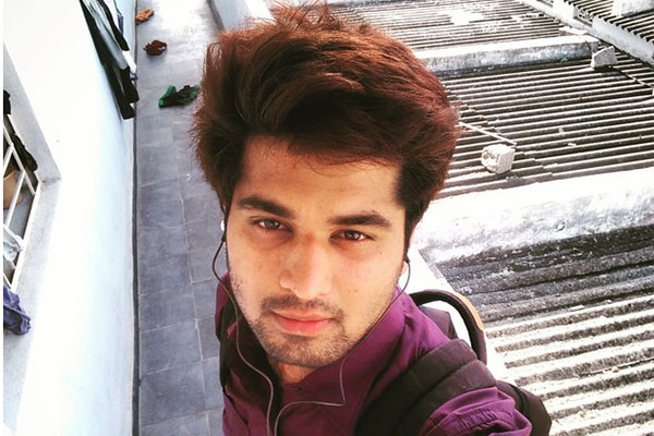 Ele pediu demissão para treinar e bater um recorde de selfies (!)