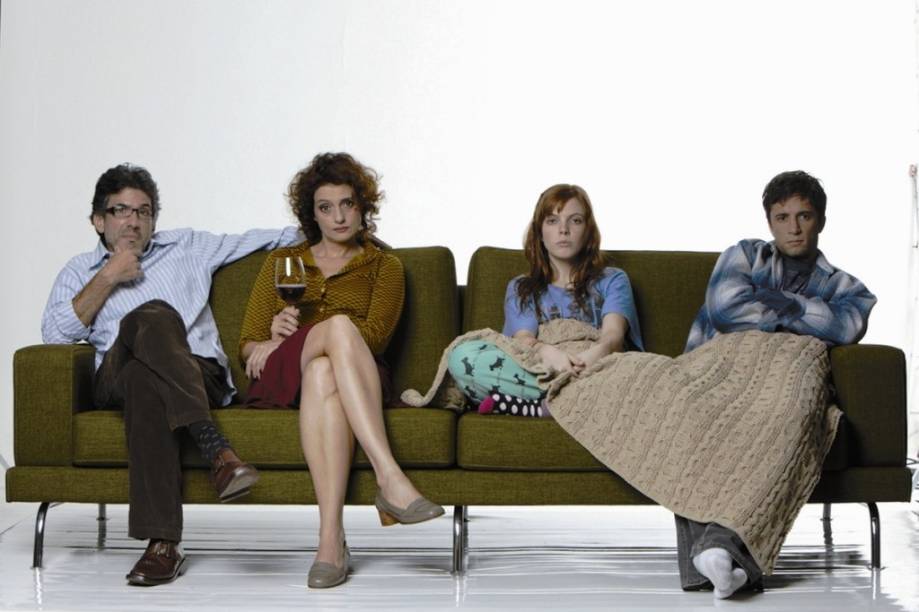 Família em crise: Kiko Marques, Denise Fraga, Júlia Novaes e Kauê Telloli estão na comédia dramática Sem Pensar Família em crise: Kiko Marques, Denise Fraga, Júlia Novaes e Kauê Telloli estão na comédia dramática Sem Pensar