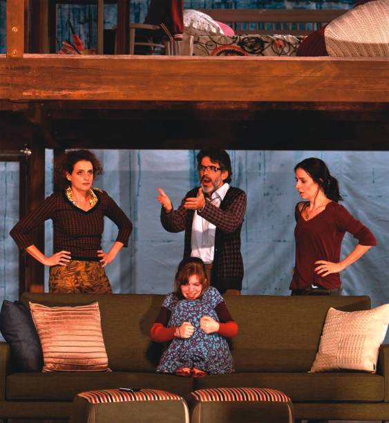 Denise Fraga e Júlia Novaes vivem mãe e filha na comédia dramática Sem Pensar Denise Fraga e Júlia Novaes vivem mãe e filha na comédia dramática Sem Pensar