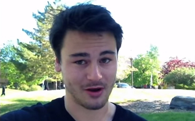 Noivo visita mais de 25 países para pedir namorada em casamento; assista