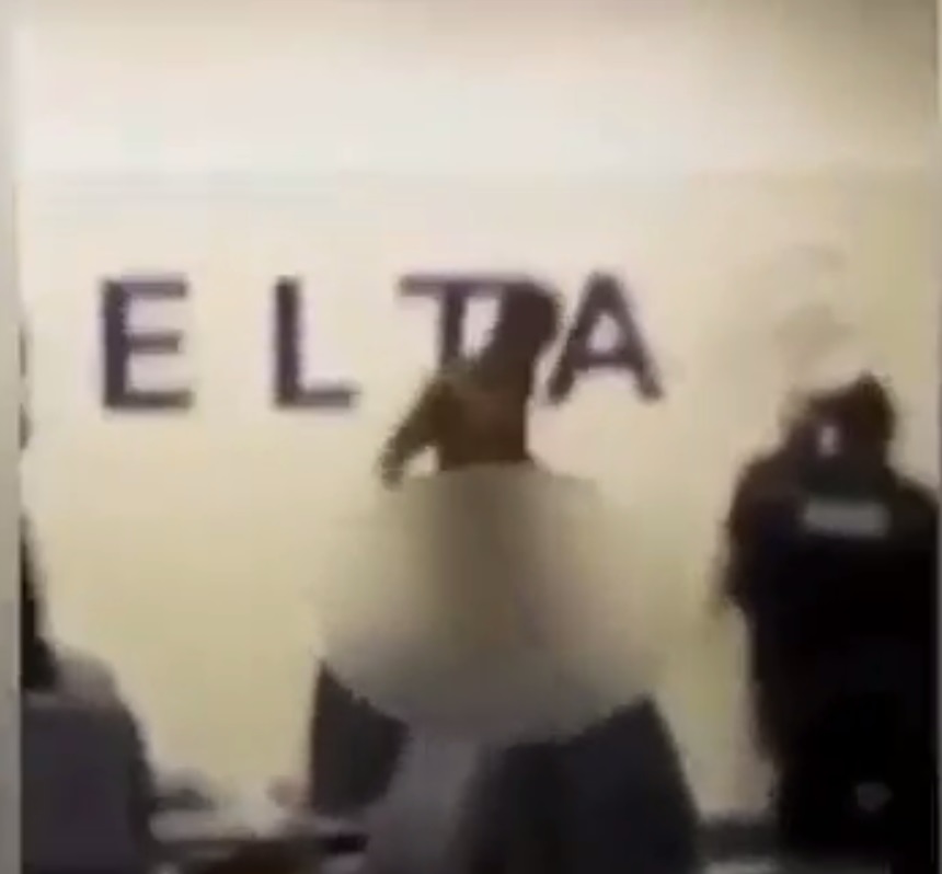 Durante surto, homem fica nu em aeroporto e é detido com arma de choque