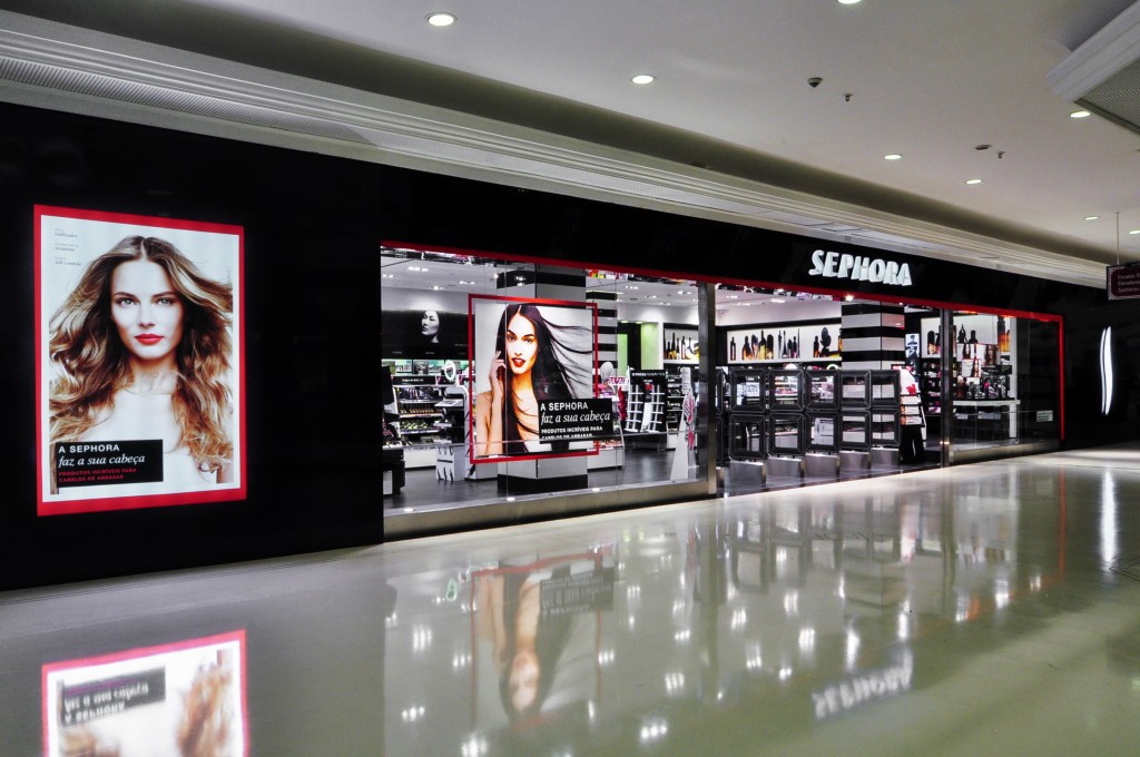 Fachada da nova loja da Sephora, que inaugura nesta sexta, no Shopping Higien&oacute;polis