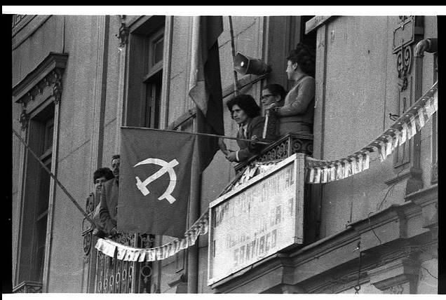 O filme retrata a época da ditadura militar em 1970 O filme retrata a época da ditadura militar em 1970