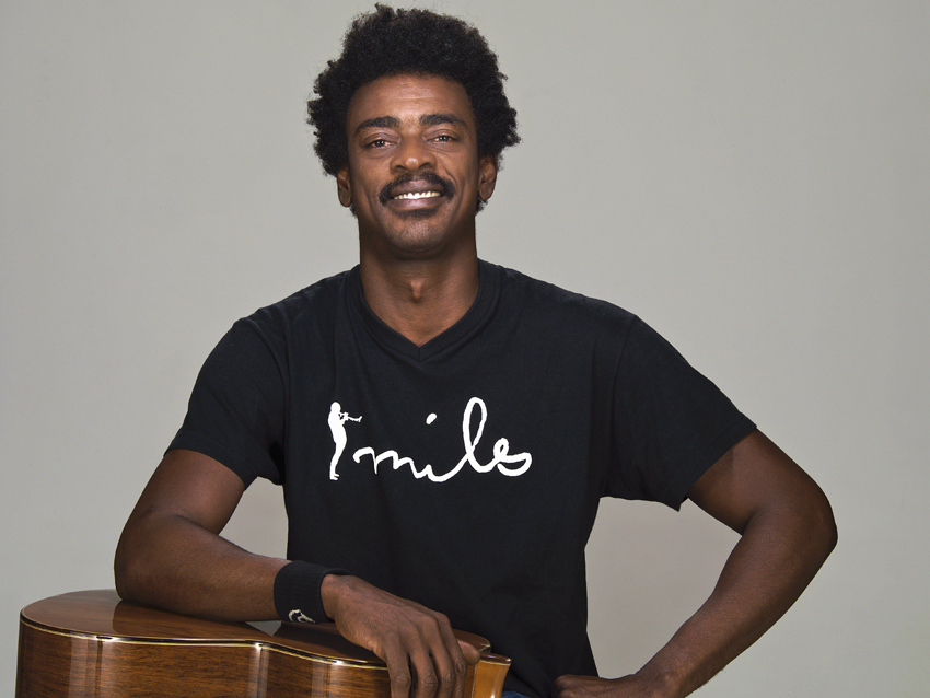 Seu Jorge faz show nesta terça