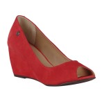 Peep toe anabela vermelho de nobuck: de R$ 179,90 por R$ 125,90