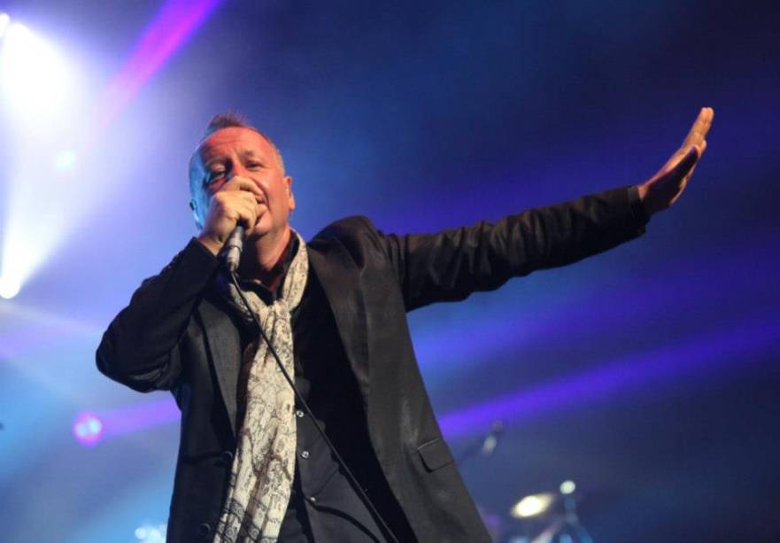 O vocalista da banda escocesa Simple Minds, Jim Kerr O vocalista da banda escocesa Simple Minds, Jim Kerr