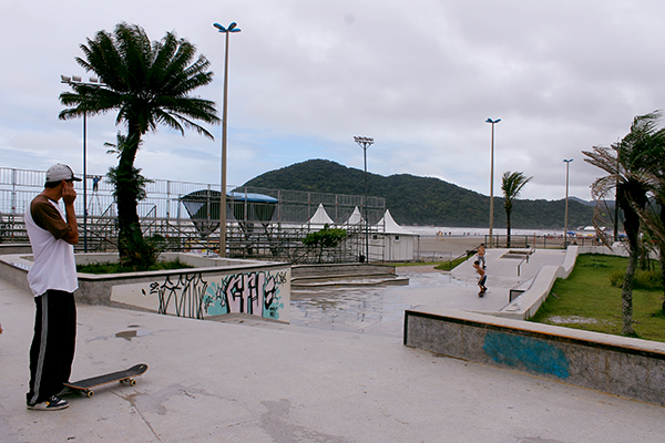 Curte skate? Conheça a pista pública de Bertioga