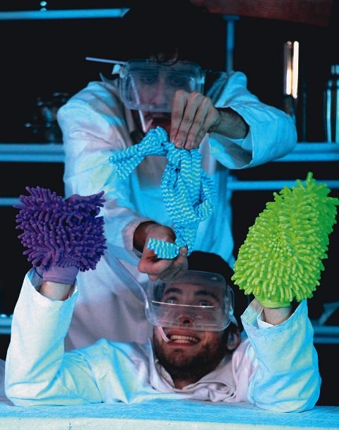 Os atores Rafael Senatore e Gabriel Sitchin na divertida Sonhatório Os atores Rafael Senatore e Gabriel Sitchin na divertida Sonhatório