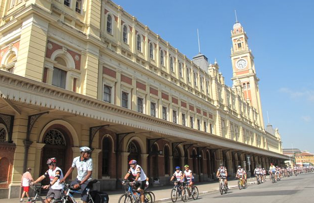 O São Paulo Bike Tour acontece em 25 de janeiro, aniversário da cidade O São Paulo Bike Tour acontece em 25 de janeiro, aniversário da cidade