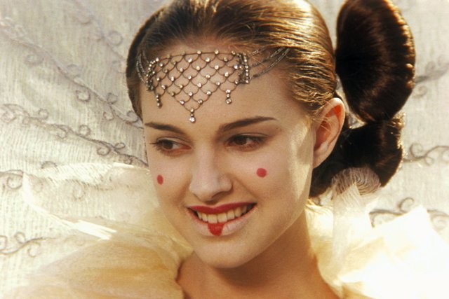 Natalie Portman interpreta a rainha Amidala: Star Wars: Episódio I — A Ameaça Fantasma - 3D