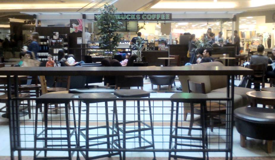 Starbucks, localizada no Atrium do Shopping Eldorado