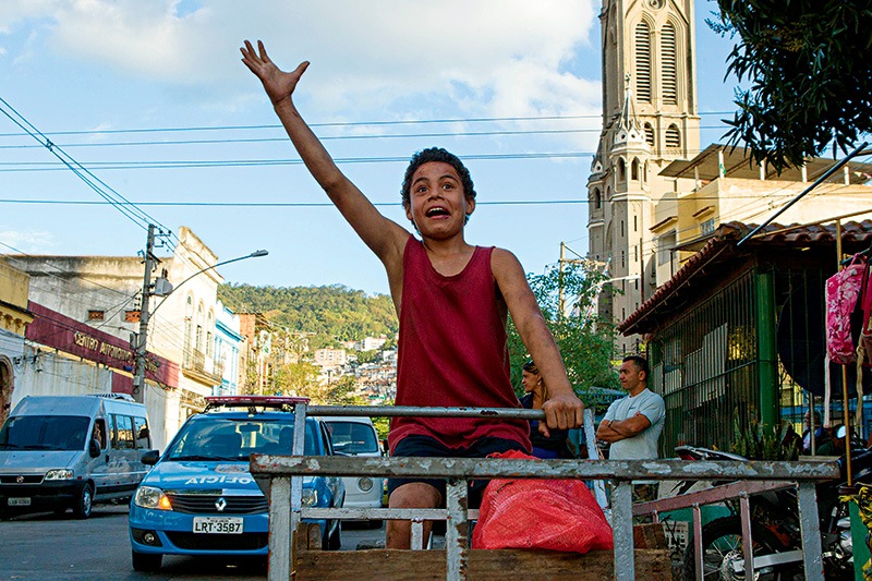 Trash - A Esperança Vem do Lixo: Rickson Tevez, ator estreante com atuação espontânea Trash - A Esperança Vem do Lixo: Rickson Tevez, ator estreante com atuação espontânea