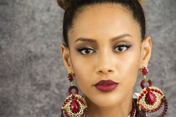 Visual de Taís Araújo no ‘Domingão do Faustão’ é comparado a personagem do Chaves