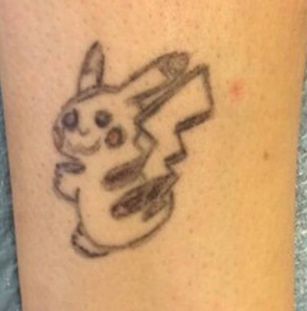 Ela transformou uma tatuagem ruim do Pokémon em um desenho incrível