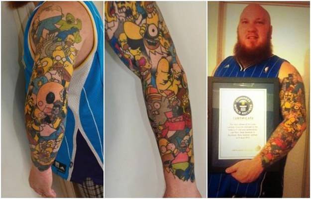 Fã dos Simpsons faz 41 tatuagens de Homer e quebra recorde