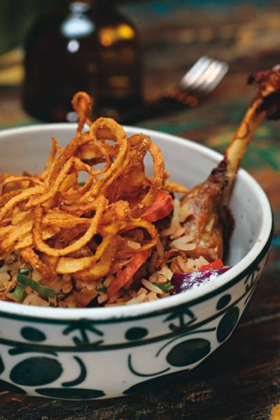 Arroz de pato com linguiça e cebola dourada Arroz de pato com linguiça e cebola dourada