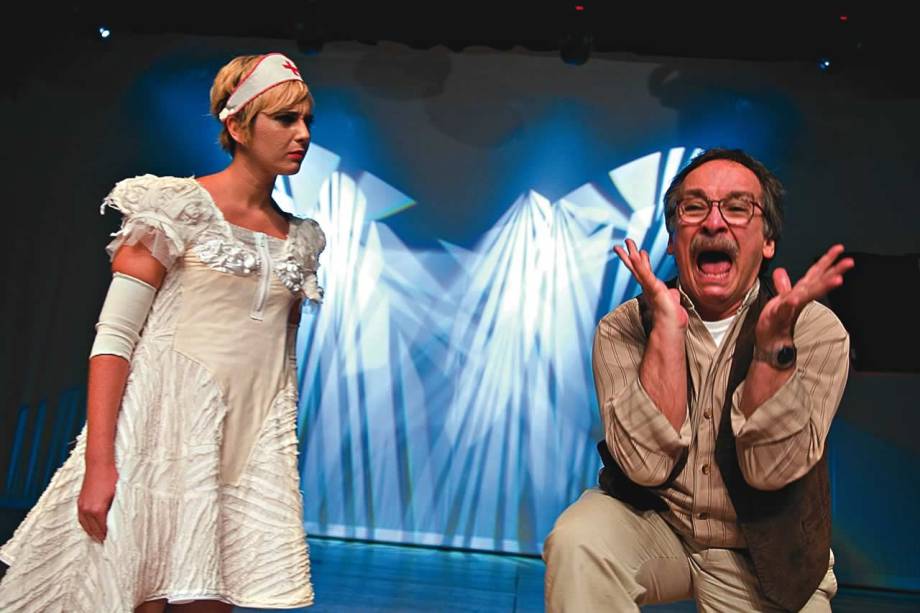 Julia Carrera e Luiz Damasceno: bom humor nos bastidores de uma emissora Julia Carrera e Luiz Damasceno: bom humor nos bastidores de uma emissora