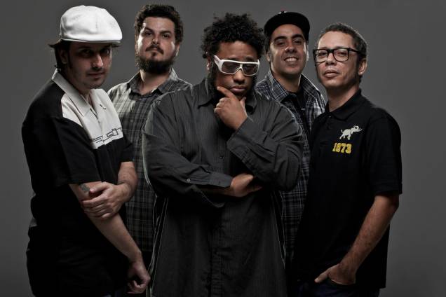 BNegão e os Seletores de Frequência: repertório do disco Sintoniza Lá (2012), às 16h15 no Palco Terra BNegão e os Seletores de Frequência: repertório do disco Sintoniza Lá (2012), às 16h15 no Palco Terra