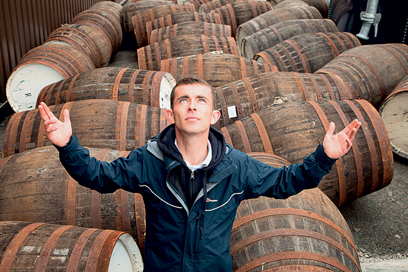 O ator Paul Brannigan em A Parte dos Anjos: descobrindo um sentido para a vida como degustador de uísque na Escócia