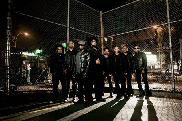 Os americanos do The Roots: um dos principais grupos de hip-hop do mundo, que sobe ao palco Smirnoff às 18h Os americanos do The Roots: um dos principais grupos de hip-hop do mundo, que sobe ao palco Smirnoff às 18h