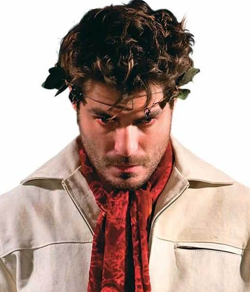 Thiago Lacerda com o espetáculo Calígula, dirigido por Gabriel Villela Thiago Lacerda com o espetáculo Calígula, dirigido por Gabriel Villela