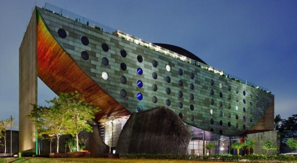 Fachada do Unique Hotel, em São Paulo, eleito o melhor da América Latina (Foto: divulgação)